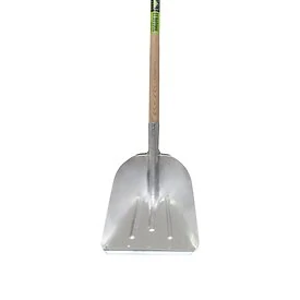 Grain shovel with reinforcement strip